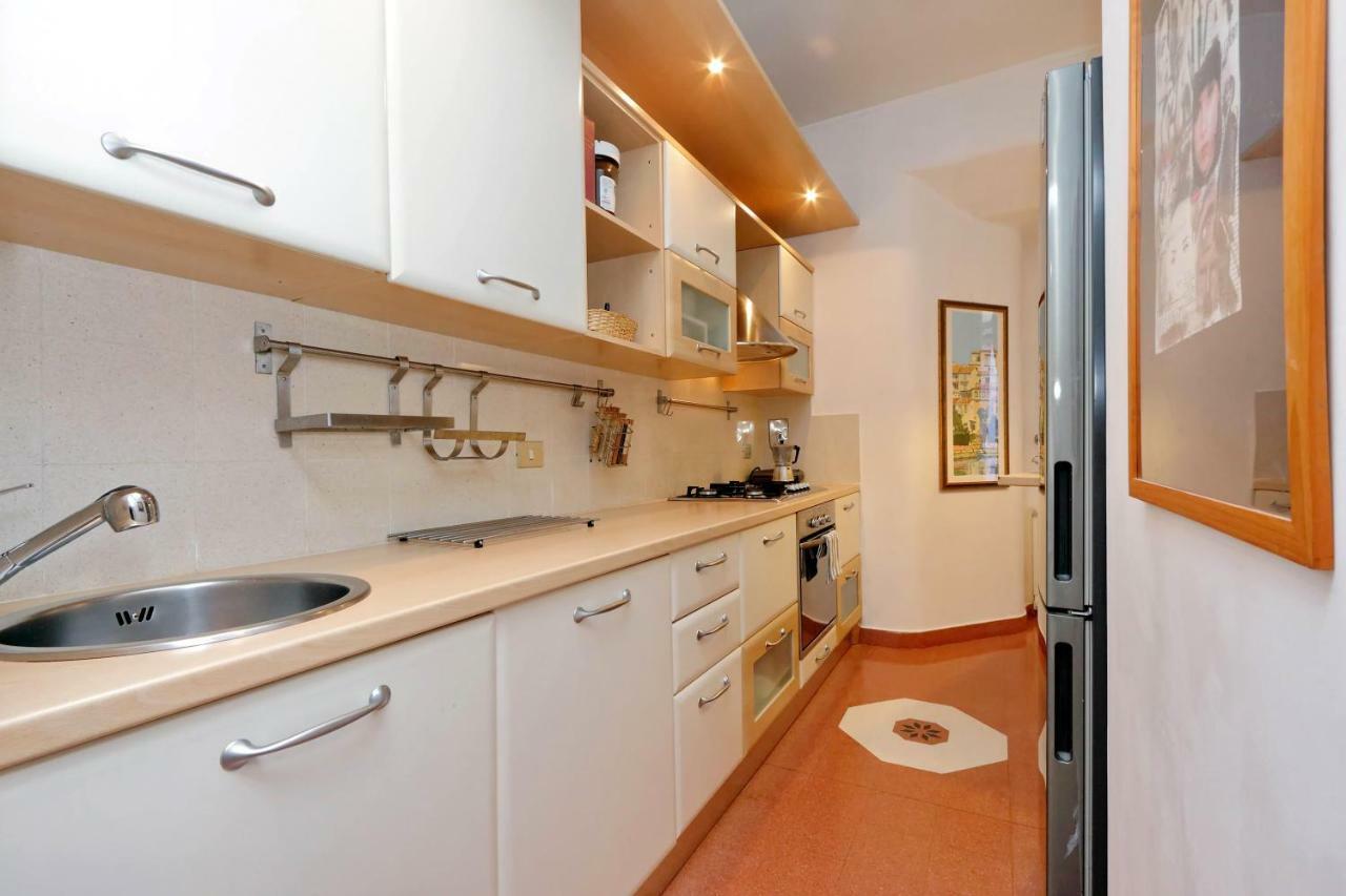 Clementina Apartment Рим Екстериор снимка